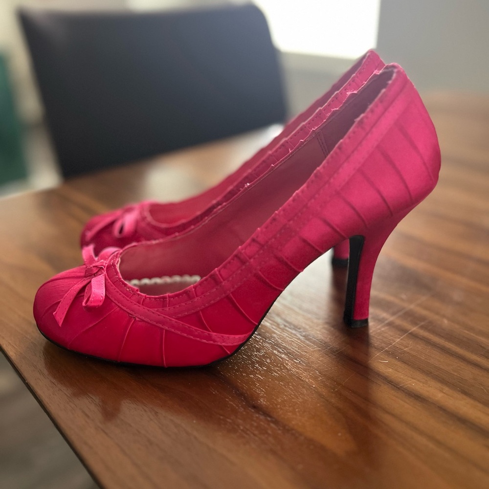 Vibrant Pink Satin Heels with Bow Detail